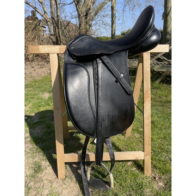 Selle de dressage Anky 17’