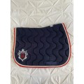 Tapis Pénélope Leprévost bleu marine et rouge