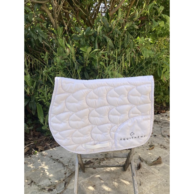 Tapis blanc equitheme