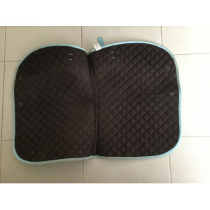 Tapis marron a bordure bleu claire