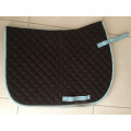 Tapis marron a bordure bleu claire