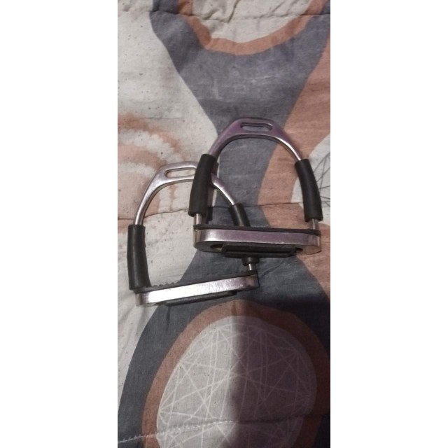 Etrier flexible