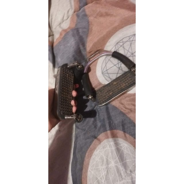 Etrier flexible