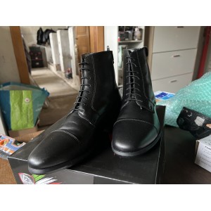 Boots tattini