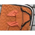 Ensemble tapis et bonnet orange