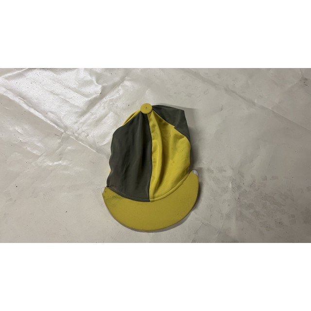 Toque grise et jaune