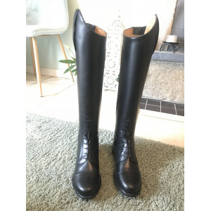 Bottes cuir neuves