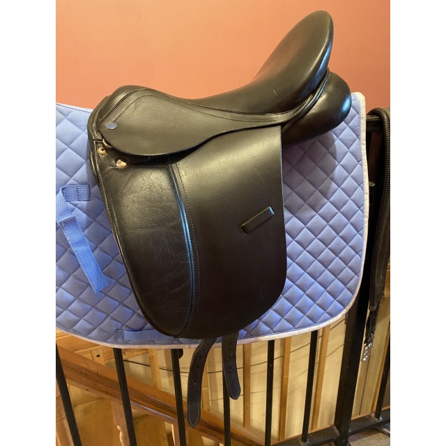 Selle de dressage