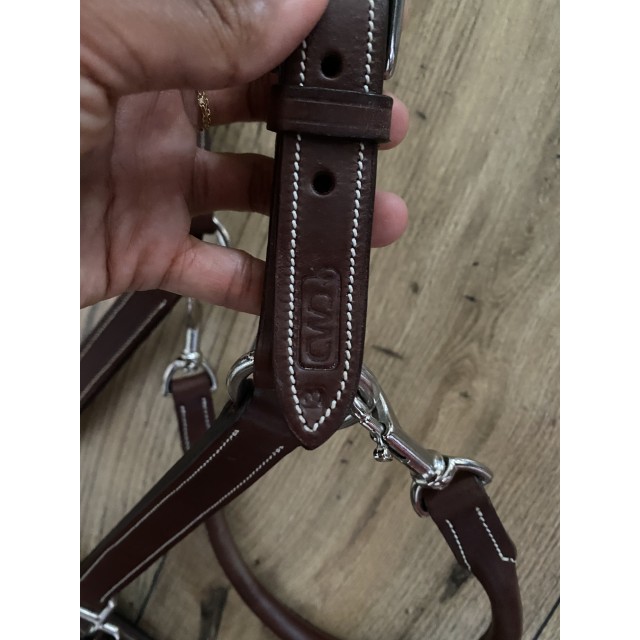 Licol CWD écurie anatomique cuir