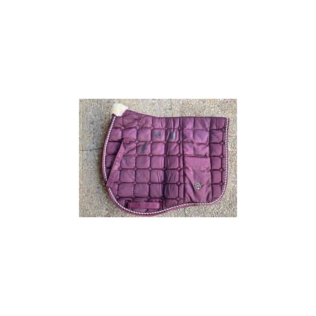 Tapis bordeaux satiné