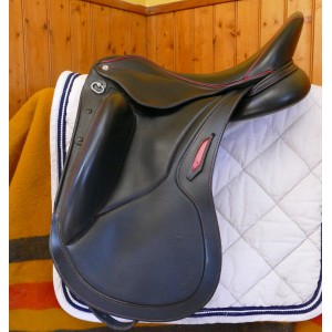 Selle de dressage AVIAR Rook 1.0 taille 17