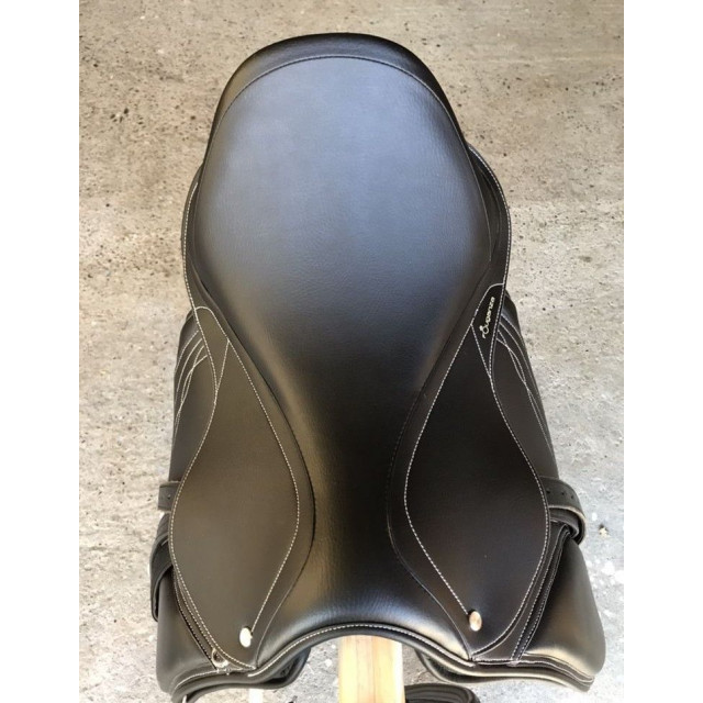 Selle Fouganza en cuir 17 pouces