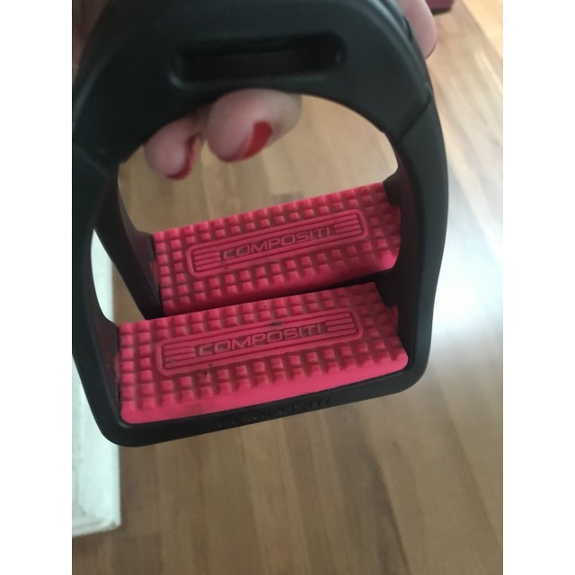 Étriers Compositi en plastique rose