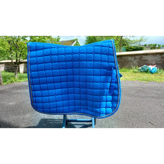 Tapis bleu