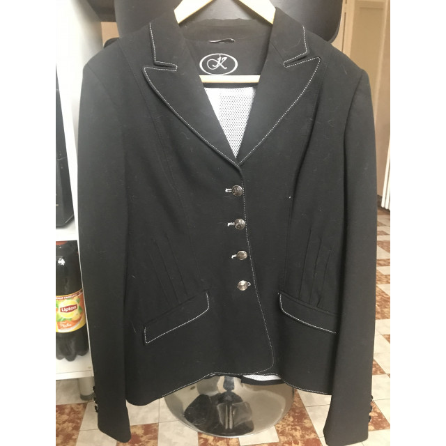 Veste komutekir