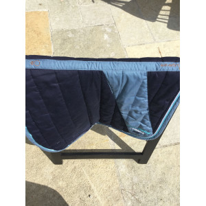 Tapis bleu marine et ciel