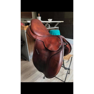 Selle Bates taille 17