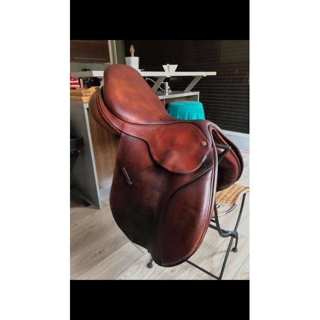 Selle Bates taille 17