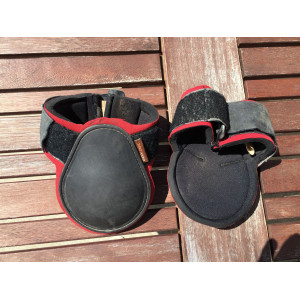 protèges boulets rouge et noir fouganza