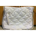 Tapis blanc équithème