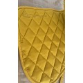 Tapis jaune moutarde velours Eskadron