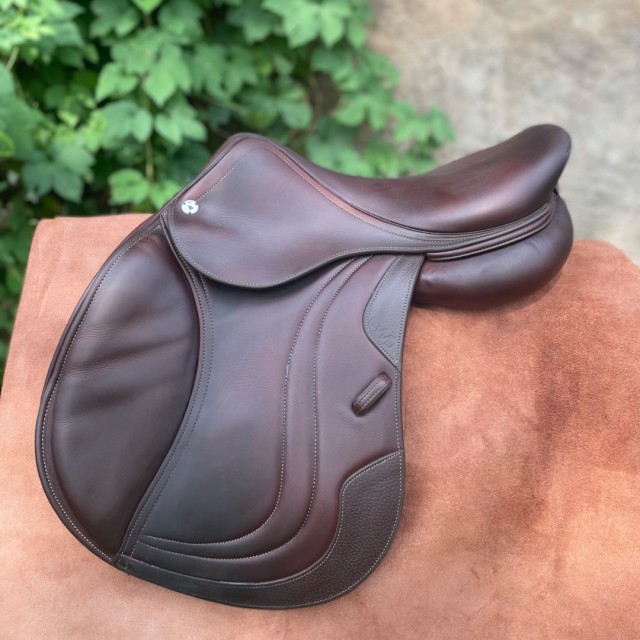 CWD SE03 Close Contact