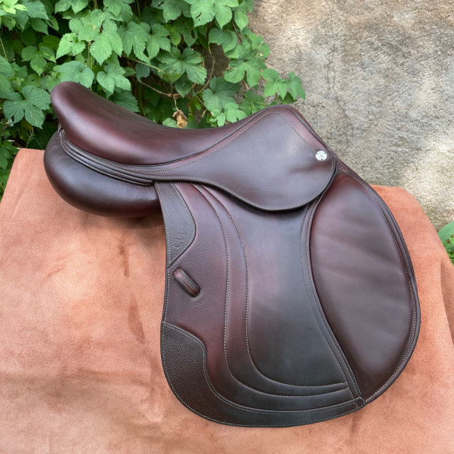 CWD SE03 Close Contact