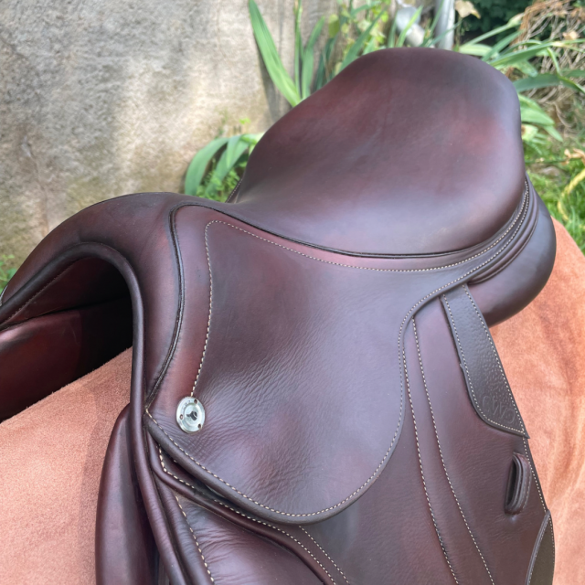 CWD SE03 Close Contact