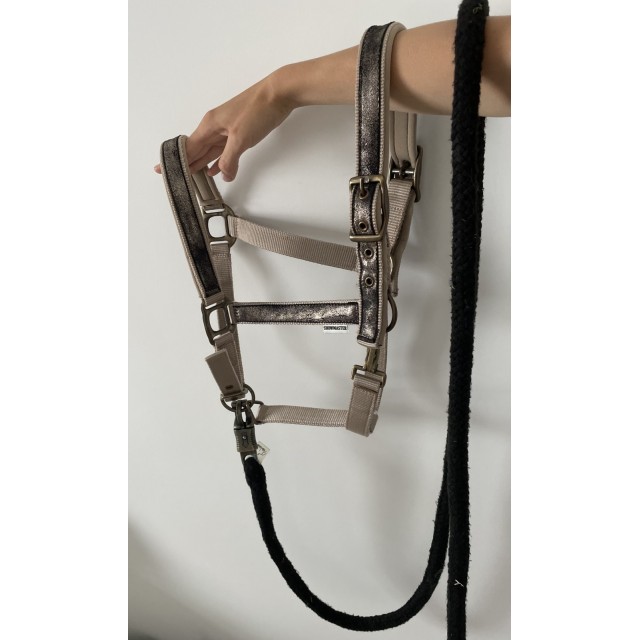 Licol beige + longe noire