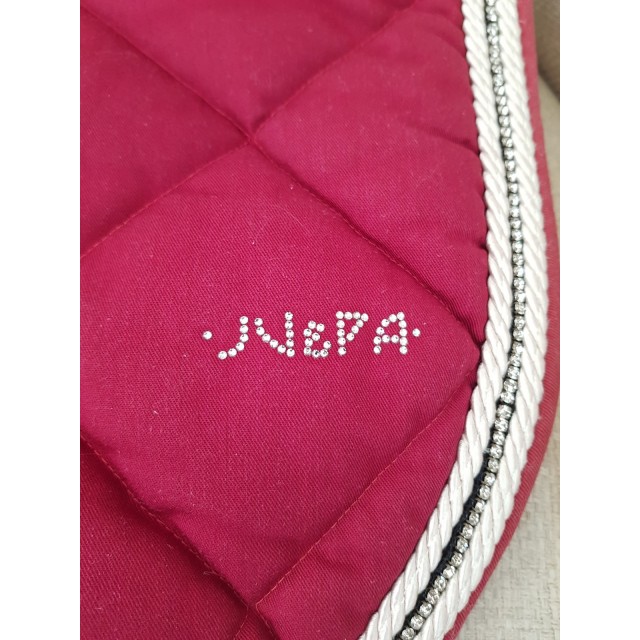 Ju et Pa Tapis et Bonnet.