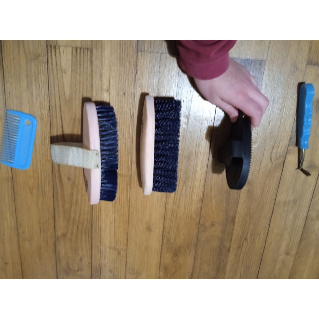 Boîte bleue+ brosse fouganza