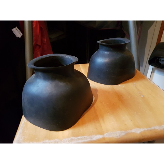 Cloches caoutchouc lisse col haut noires