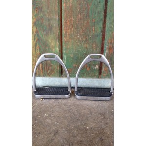 Étriers en inox