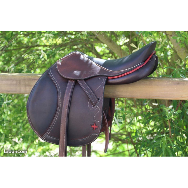 Selle mixte Hoffsteiner équipée 17"