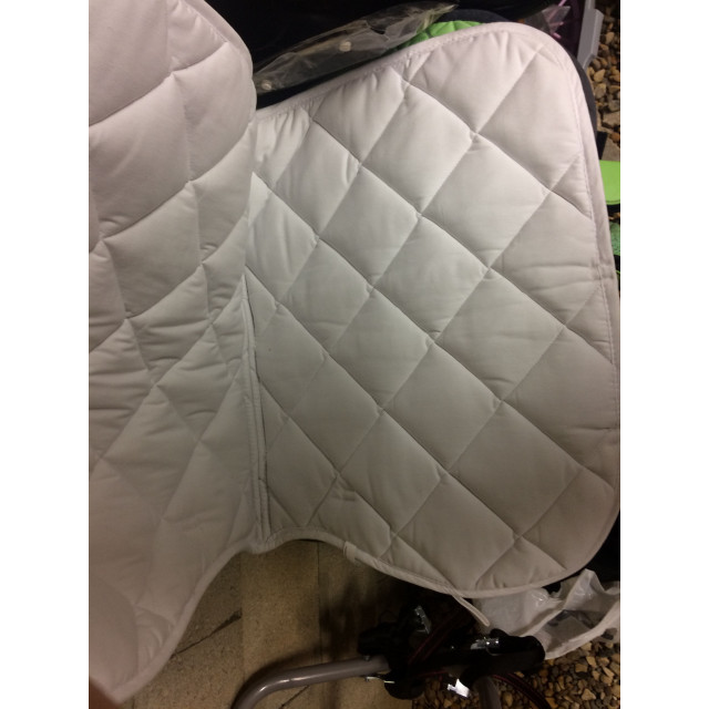 Tapis blanc neuf