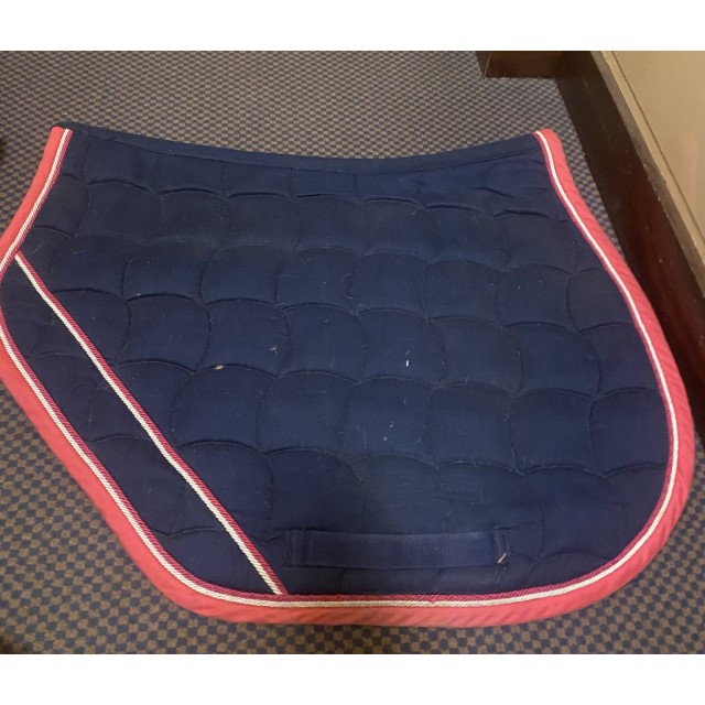 Tapis coupé bleu marine