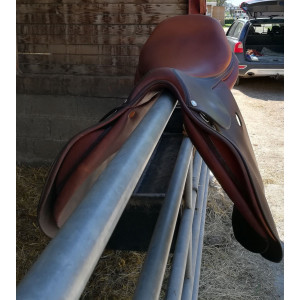 Selle butet plein cuir