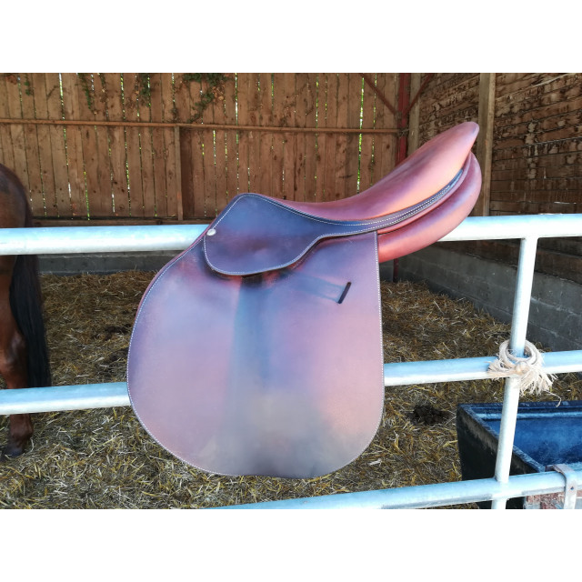 Selle butet plein cuir