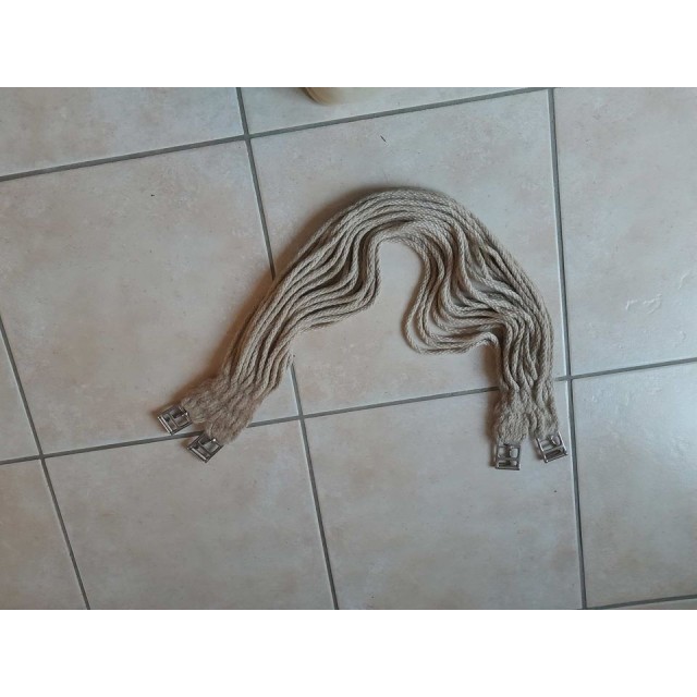 Sangle mohair a brins ( 2 epaisseurs de brins) faite main, longueur 99cm. Sanglage classique.