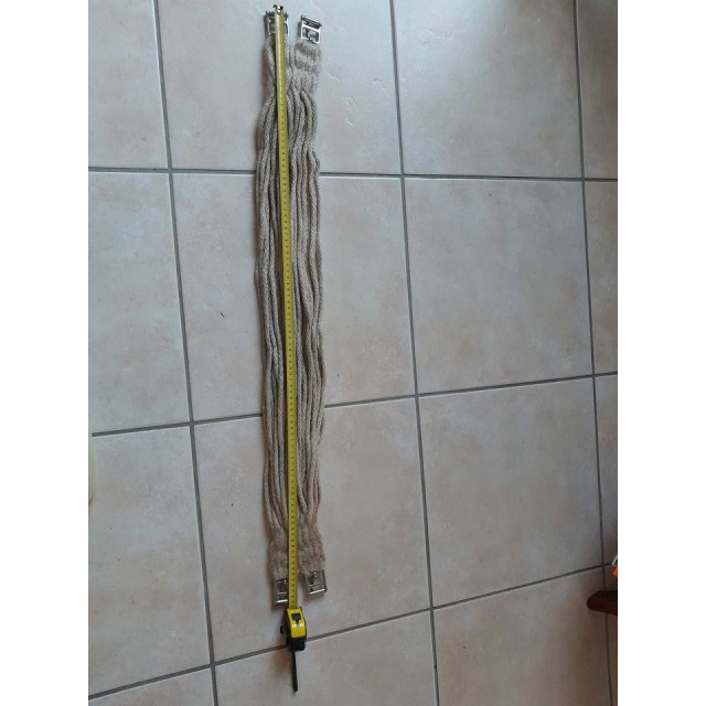 Sangle mohair a brins ( 2 epaisseurs de brins) faite main, longueur 99cm. Sanglage classique.