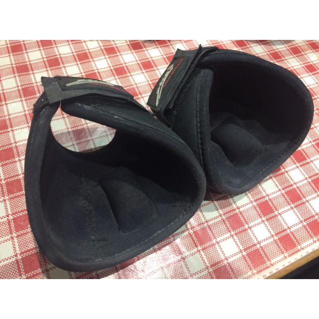 Cloches poney GERA noires anti-turn
