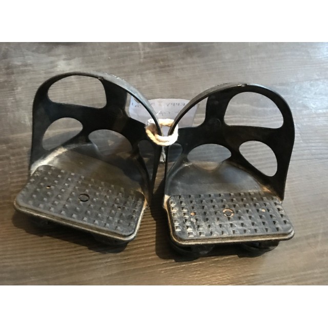 Coques de sécurité pour étriers