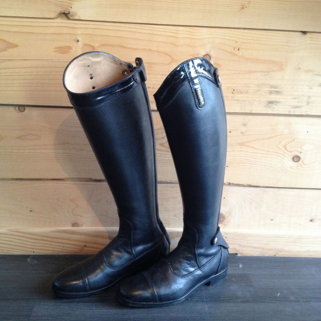 Bottes Burattau taille 38 noir/vernis
