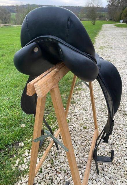 Selle dressage noire 17' Vincent Gaffet excellent état