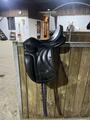 Selle de dressage Eric Thomas 17"