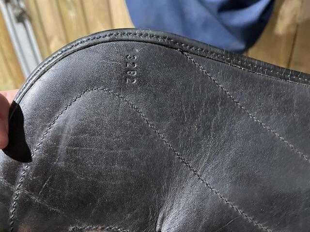 Selle de dressage Eric Thomas 17"