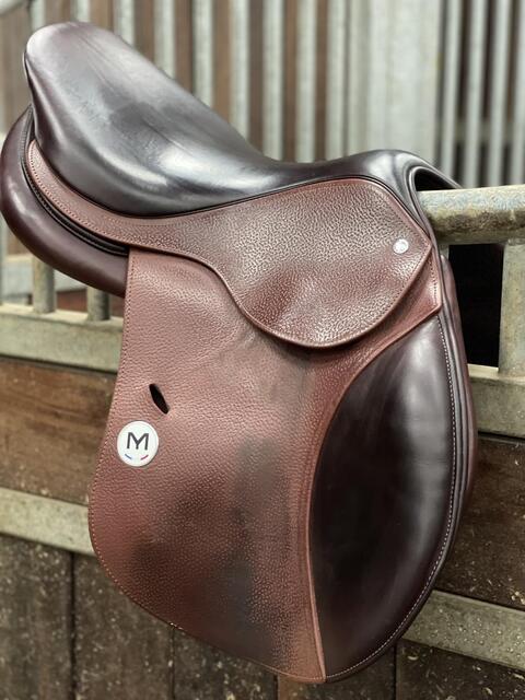 Selle Meyer taille 17 2023
