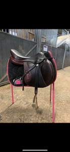 SELLE IKONIC À VENDRE