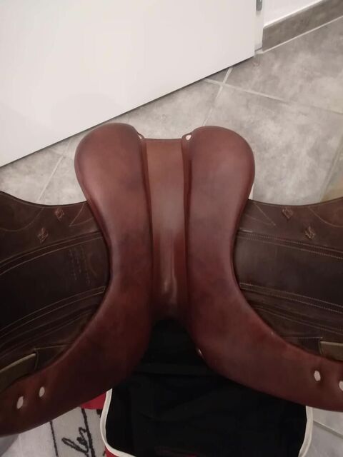 Selle de dressage CWD 17,5