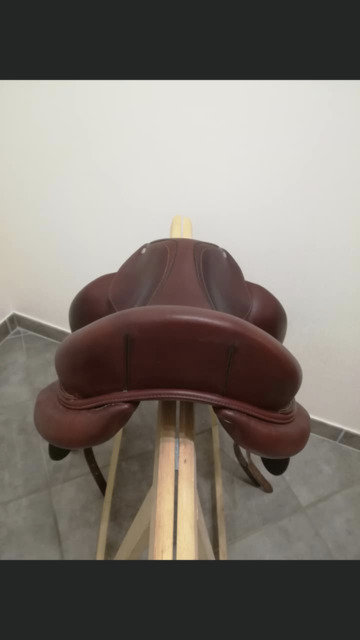 Selle de dressage CWD 17,5